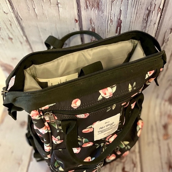 Hot Style Backpack - Picture 5 of 12